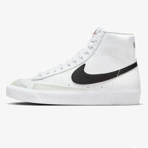 Woman's 9.5 Nike Blazer Mid '77 Vintage Sneakers